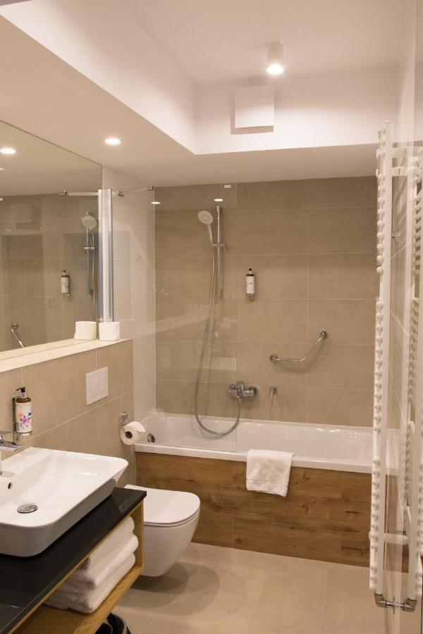 Aparthotel Termy Униейов Екстериор снимка