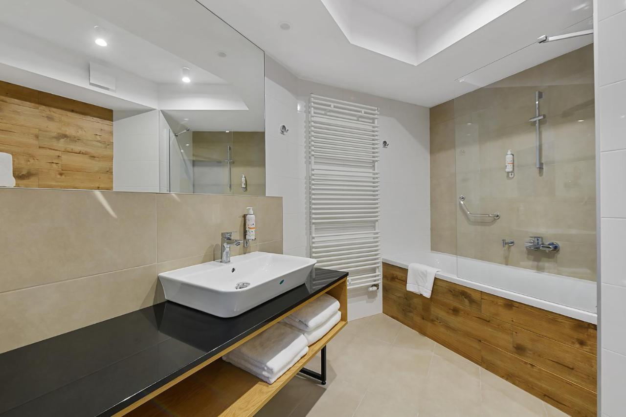 Aparthotel Termy Униейов Екстериор снимка